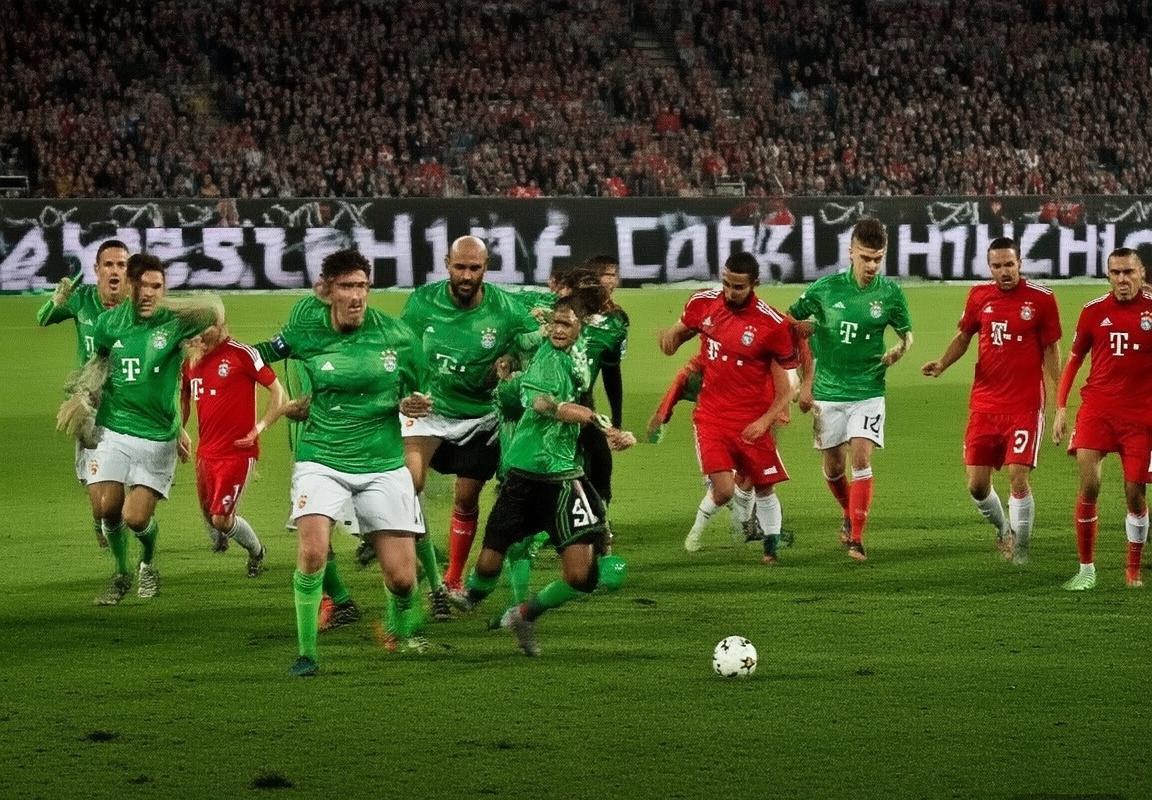 拜仁慕尼黑VS皇家马德里：巅峰对决全程精彩解析与战术对决揭秘